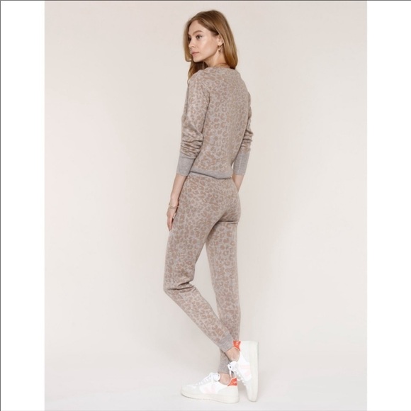 HEARTLOOM Iris Leopard Sweater Joggers, Fawn, XS - Picture 3 of 10
